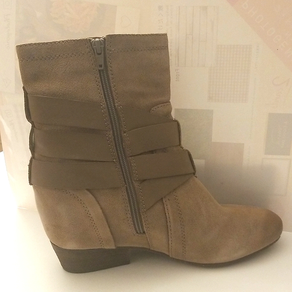 NAYA Fisher Taupe Leather Ankle Wedge Boots Womens 12M US 44 EUR - Picture 3 of 13